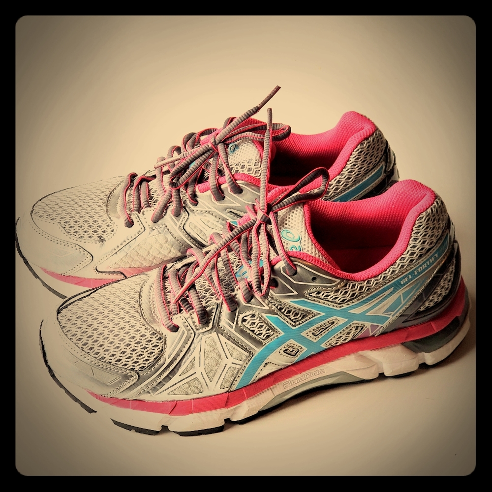 asics shoes sz 8.5
